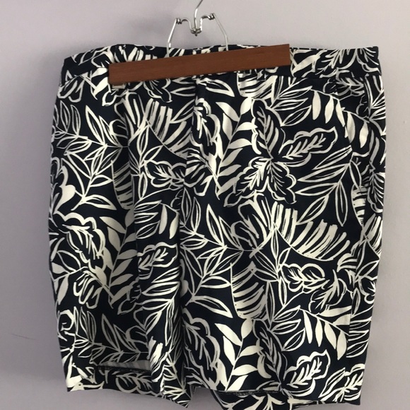 Ralph Lauren golf shorts - Picture 2 of 4